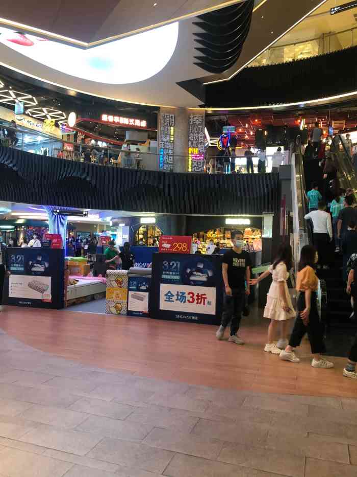 深圳布吉万象汇-"我今天坐地铁,5号线,来到万象汇c出口哦.