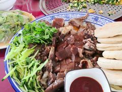 扒猪脸火勺-北京龙庆四季香农家饭庄·灶台鱼·碳烤虹鳟鱼(龙庆峡店)