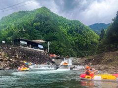 -安吉龙王山峡谷漂流
