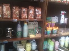 展示柜-星巴克臻选(威海威高广场店)