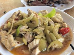 -黄记四更烤乳猪店