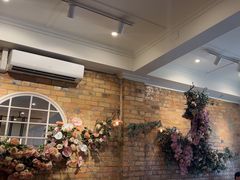 -FLOVIE FLORIST CAFE