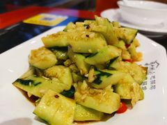 拍黄瓜-六州府地锅鸡·农家菜·龙虾(未来科技城店)