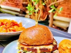 -潮一不贰·法式甜品·生日蛋糕·西式简餐(外滩店)