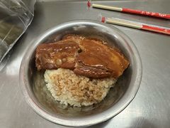 -梁阿婆廿年老牌扣肉糯米饭