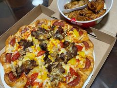 琥珀鲍汁和牛比萨烤肠卷边普装-必胜客(鹤山大道店)