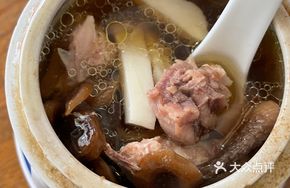 Red Date Coconut Meat Stewed Bamboo Chicken