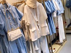 -URBAN REVIVO(济南领秀城贵和购物中心店)