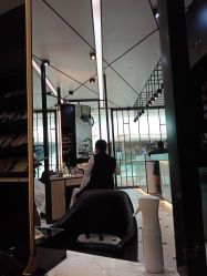 -HAIR CORNER