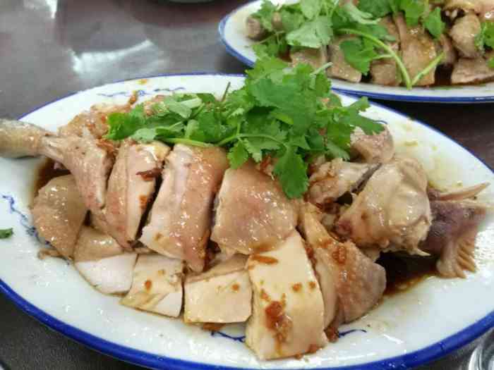 打分 烧鹅味道不错,挺实惠,23文一只烧鹅肶,鸡也大只