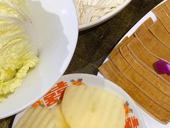 -宽板凳老灶火锅(台湾街店)