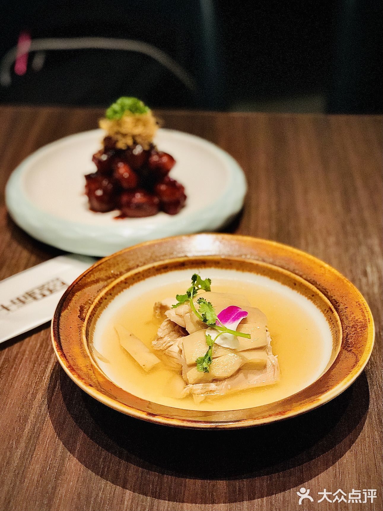 一块肉竟能在口中融化‼️这儿的菜真甜~