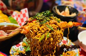 Bangkok Street Mama Noodles