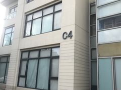 入口-奥特莱斯停车场