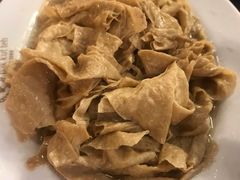 焖凤爪与腐竹-松發肉骨茶(先得坊店)