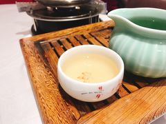 -景月阁空中食府(希尔顿酒店)