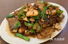 Sichuan-style Pork with Tofu Skin and Garlic Chives