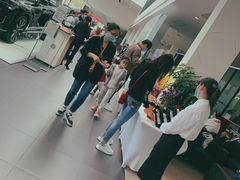 -上海宝信宝马4S店