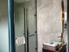 -Ting无边际江景酒店(重庆解放碑云端之眼店)