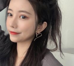 -AI艾耳·专业手工耳洞·穿孔美学馆