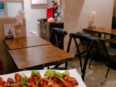 -layback cafe & bar