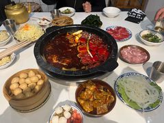 -卤校长老火锅(杨家坪直营店)