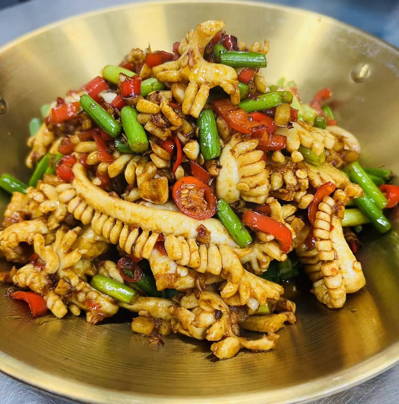 鱿鱼新鲜q弹:平锅鱿鱼的食材新鲜度至关