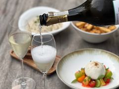 -wineapp葡萄酒餐吧(外滩金融中心店)