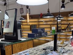 -罗伯特眼镜·蔡司官方授权(罗湖国贸店)