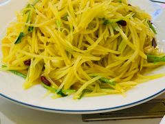 -锅哥东北铁锅炖(幸福店)