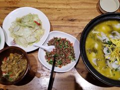 -老滇山寨•云南特色菜•地方菜•民族风情歌舞表演(金碧店)