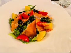 烟熏三文鱼香橙沙拉-at cafe 意大利餐厅(集美店)