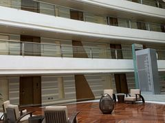 -上海滴水湖皇冠假日酒店