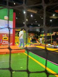 -蹦蹦跳跳(新奥购物中心店)