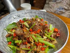 招牌白辣椒爆牛肉-北京老铺烤鸭(老城根店)