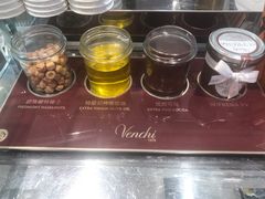 -VENCHI 闻绮(上海佛罗伦萨小镇店)