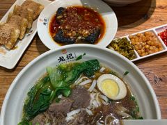 -湘人龙记老长沙米粉(鸟巢店)