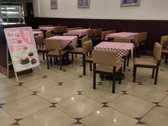 -红宝石·鲜奶小方·海派西点房(南丹店)