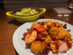 大虾爱上辣子鸡-皇后餐厅-煲仔·小菜·打边炉(古北店)
