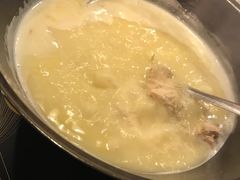 -鲜入围煮花胶鸡海鲜火锅