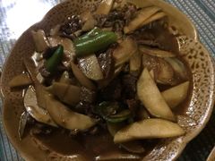 芒果牛肉-纳兰傣雀傣味餐厅