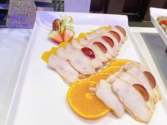 -亚洲国际大酒店·云顶阁旋转自助餐厅
