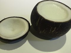 -志龙皇冠吃货椰子铺
