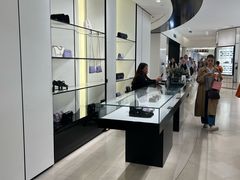 -乐蓬马歇百货公司(Rive Gauche)