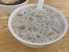 九毛糕拼西米露-翁林甜品