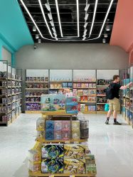 -卡通派潮品玩具折扣仓(青岛新城吾悦广场店)