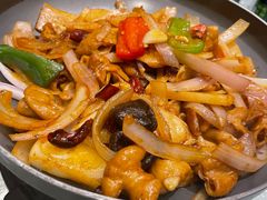 -新天明砂锅鱼头煲