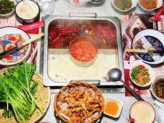 -尚尚仙·酸汤猪手·猪肚鸡火锅(华联万柳购物中心店)