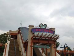 -迪士尼乐园停车场
