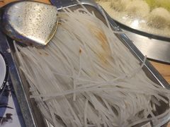 -山河屯铁锅炖(哈西站店)